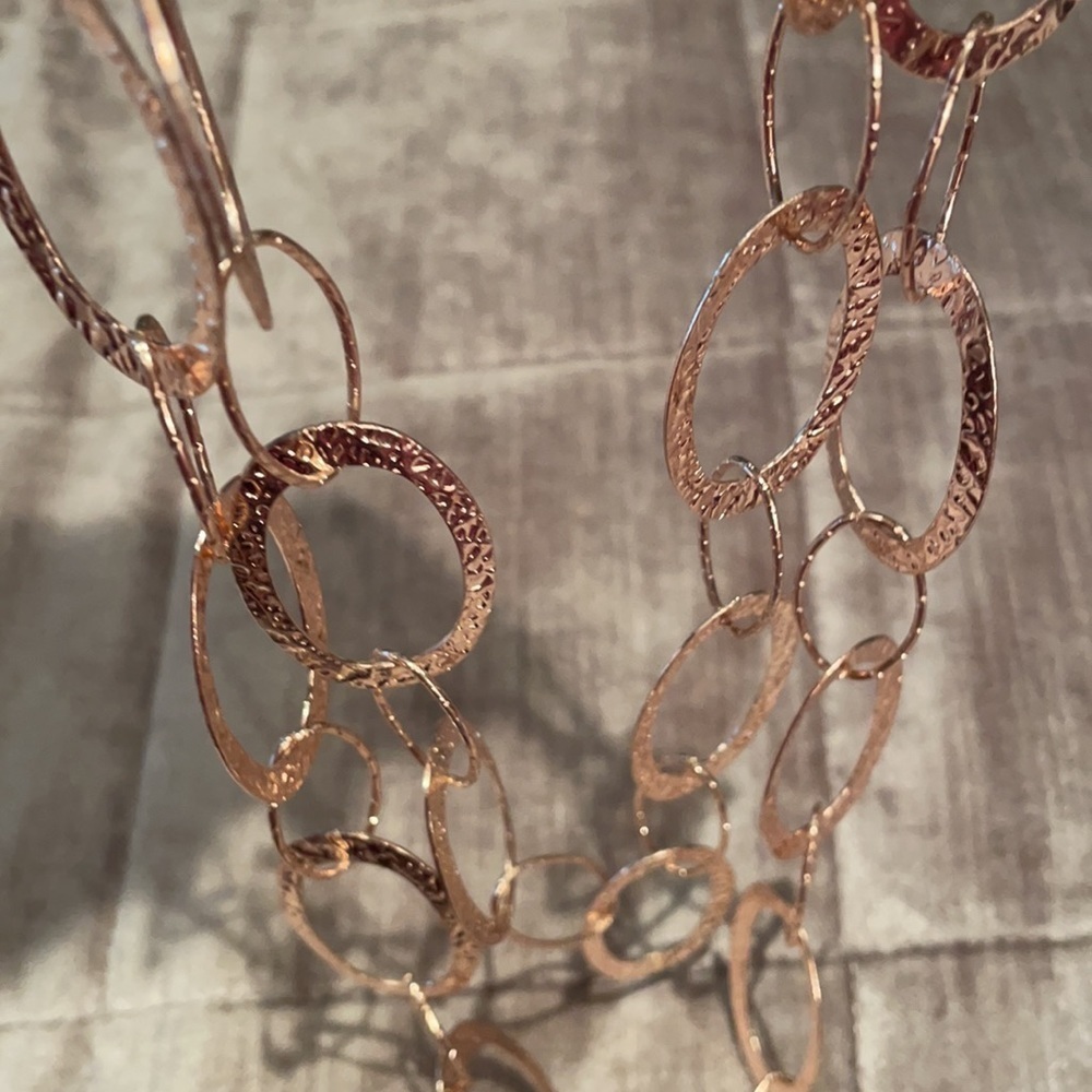 Sale ! Hammered Metal Rosegold Double Loop Necklace NWOTS